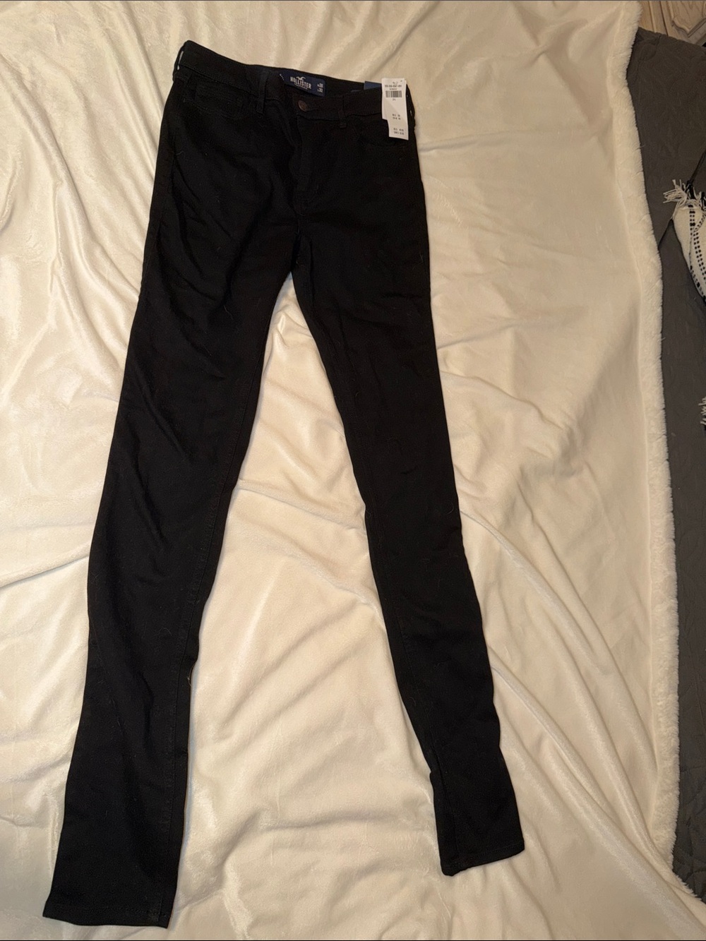 Hollister Women's Skinny Jeans in Black